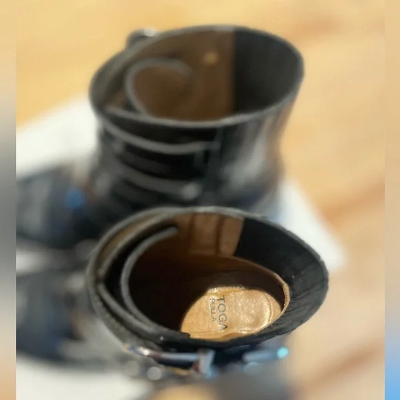 Toga Pulla Four Buckle Western Boot - Picture 3 of 9